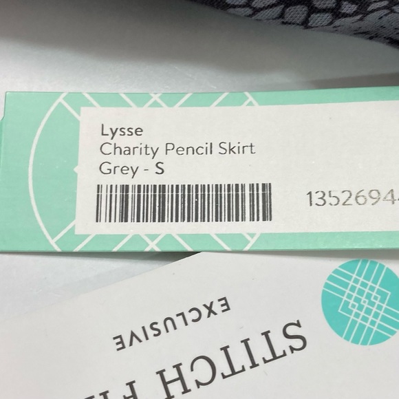 Lysse Charity Pencil Skirt Women’s Size S Stretch Ponte Knit Smoothing Python - Picture 7 of 7